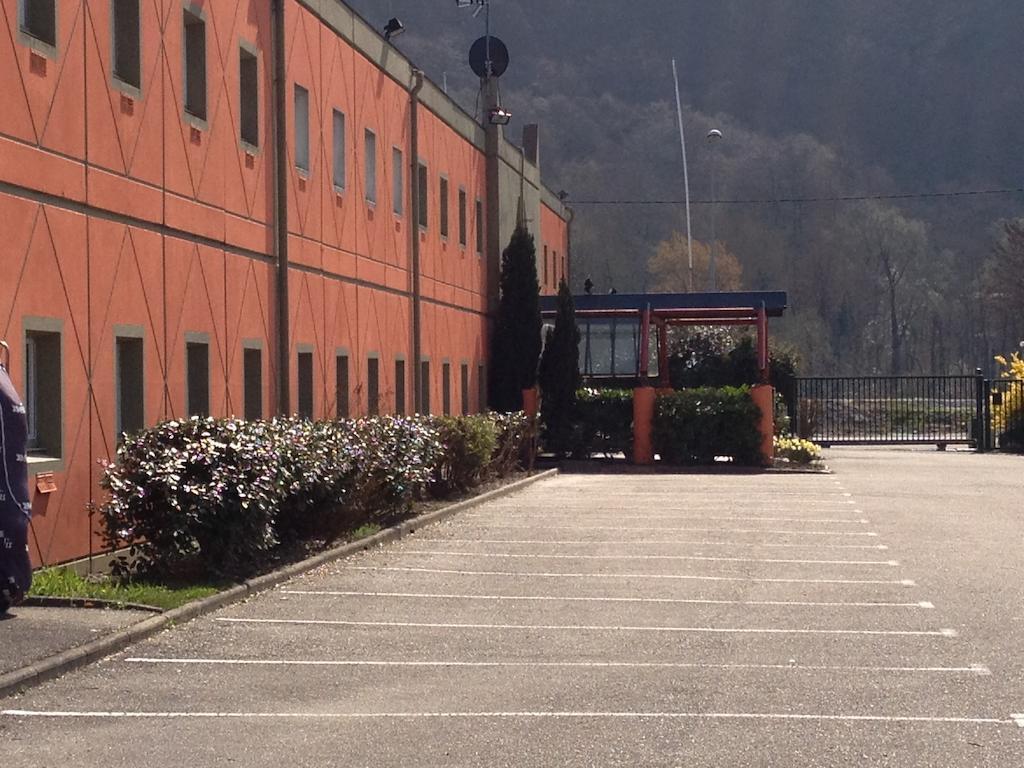 Les 4 Vallees Hotel Albertville Esterno foto