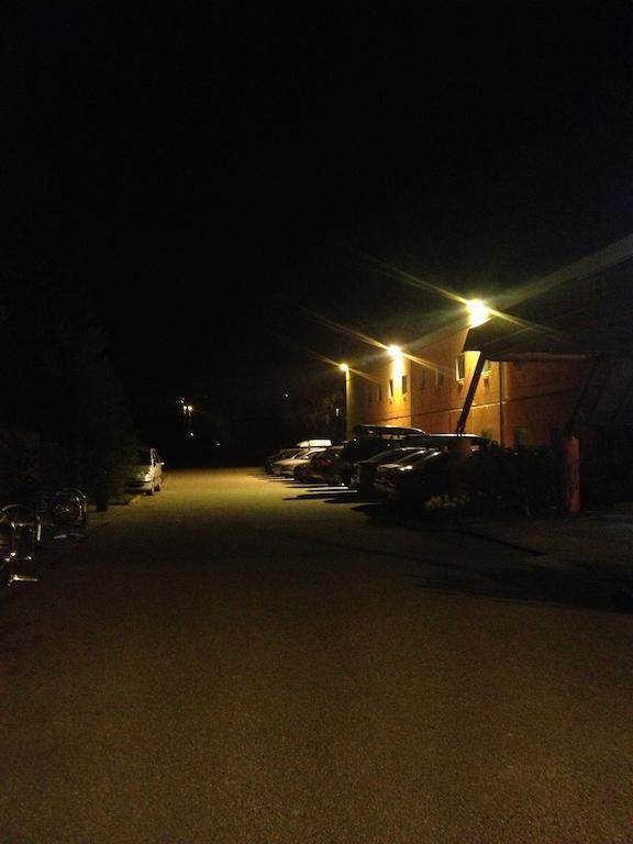 Les 4 Vallees Hotel Albertville Esterno foto