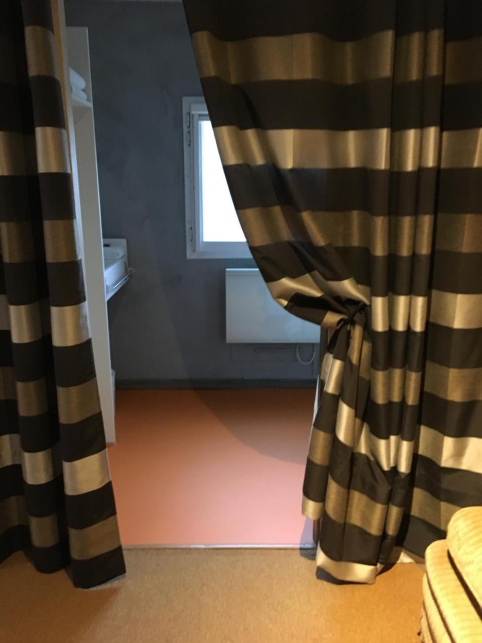 Les 4 Vallees Hotel Albertville Esterno foto